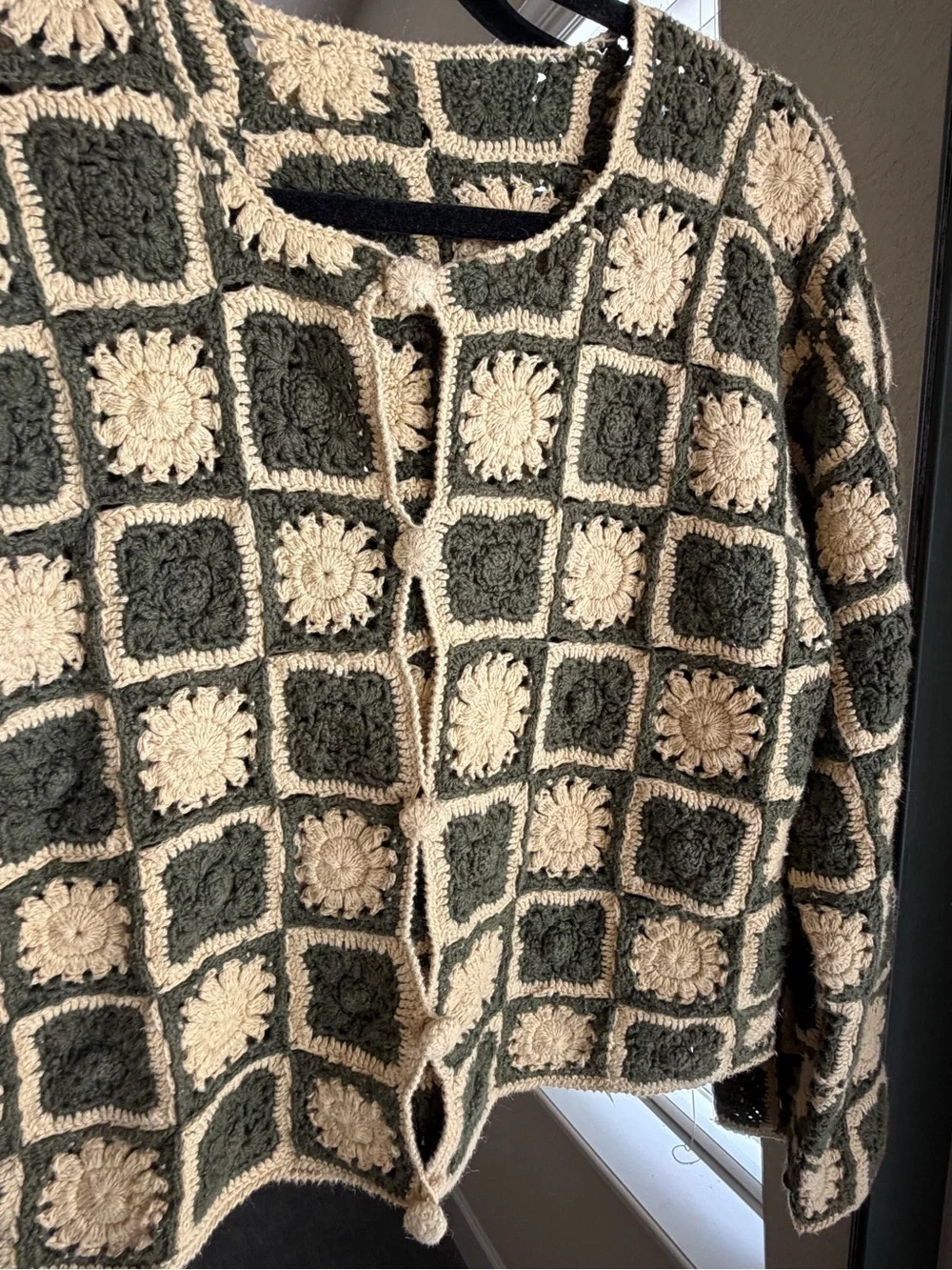 ✨ VINTAGE Handmade Crochet Granny Square Cardigan - Sage Floral ✨ - Picture 4 of 11